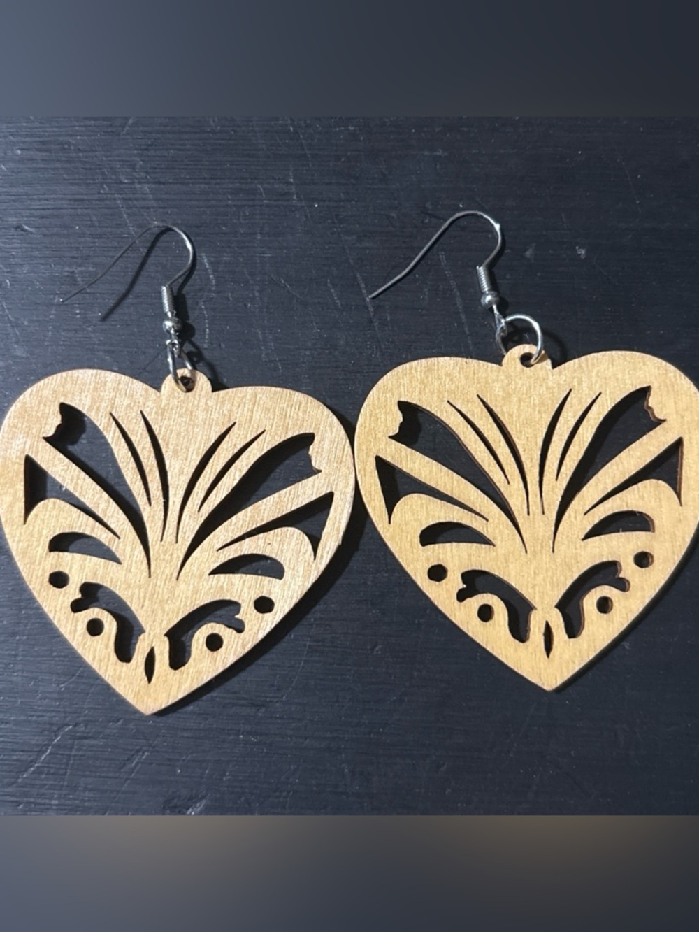 Wooden Heart Cutout Dangle Earrings - Natural Tone